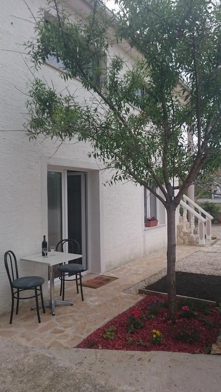 Apartments Mas-Rafaj Vir Exteriör bild